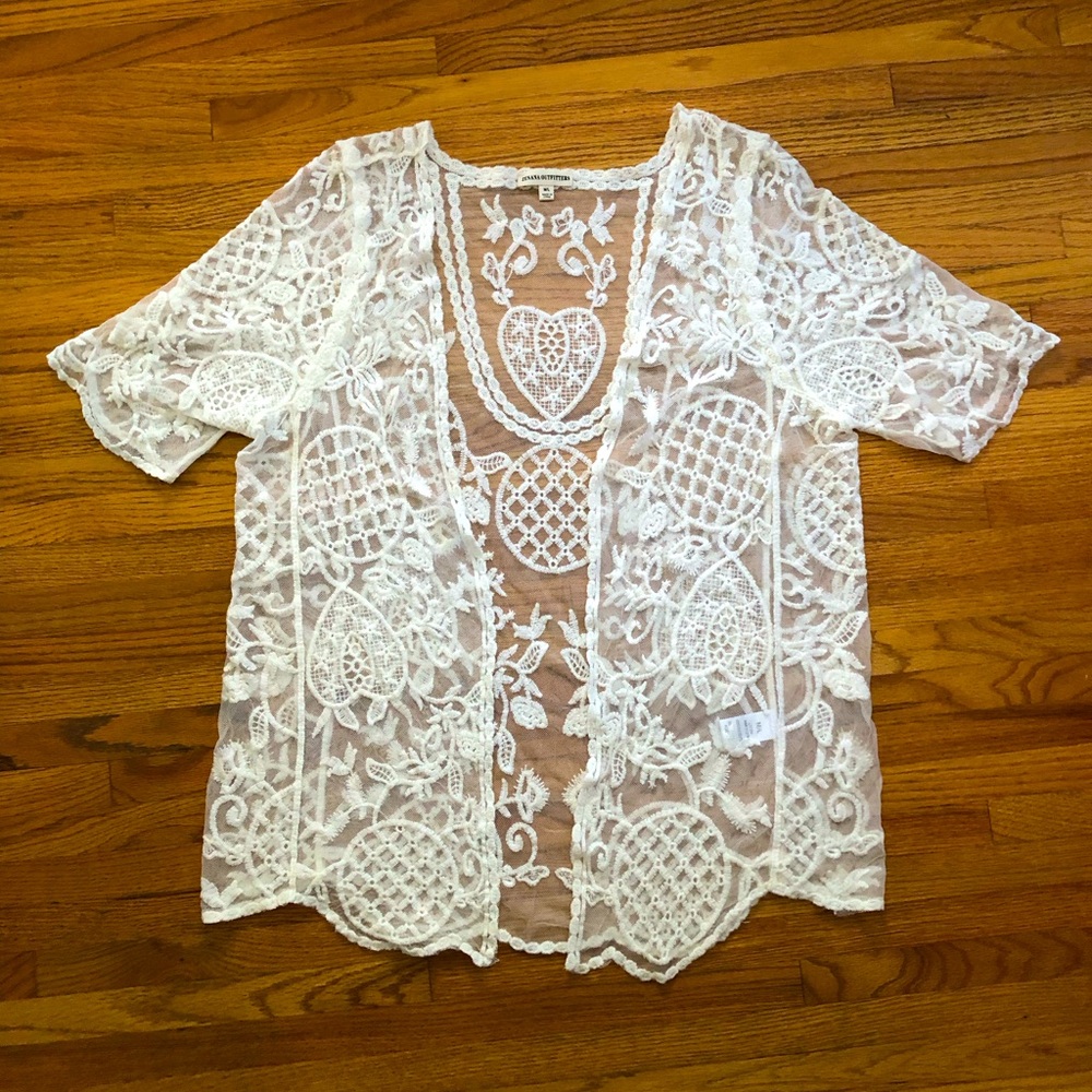 Zenana Outfitters Cream Embroidered Tulle Open Overlaying Lace Top Size M/L